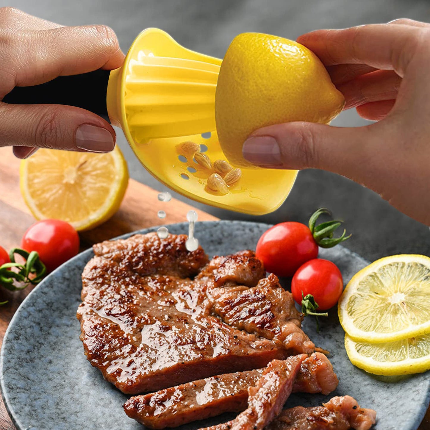 Creative Manual Juicer - Kitchen Gadget for Effortless Fresh Juice Extraction